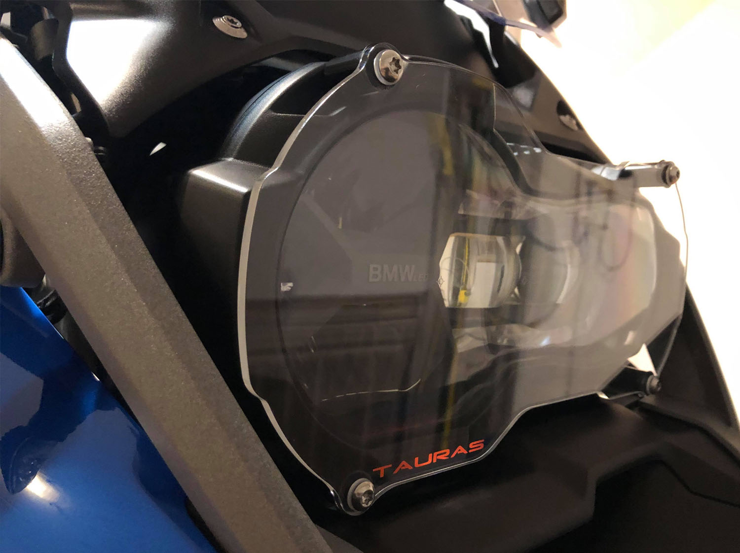 Front light protection BMW R 1200/1250 GS LC clear with logo - Image 3