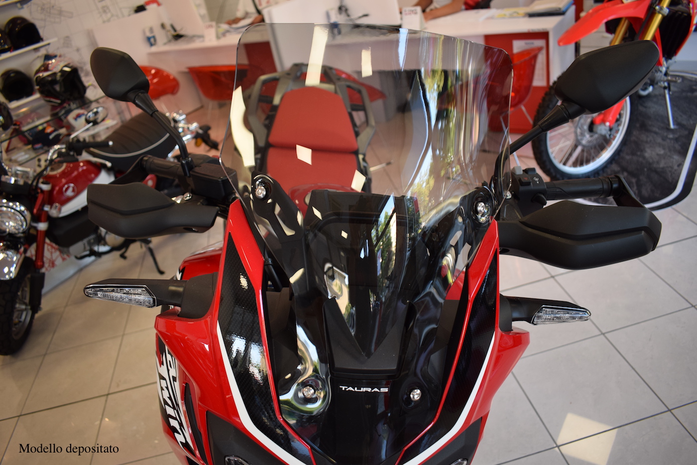 Cupolino Honda Africa Twin doppia bombatura sport fumè dal 2015 - immagine 4